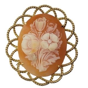 Vintage 18 Karat Yellow Gold Floral Cameo Brooch/Pin